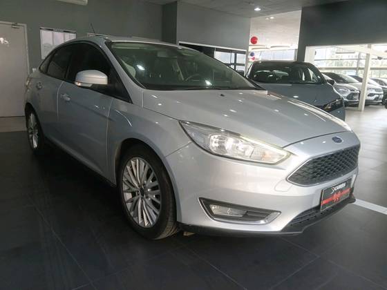 FORD FOCUS 2.0 SE FASTBACK 16V FLEX 4P POWERSHIFT